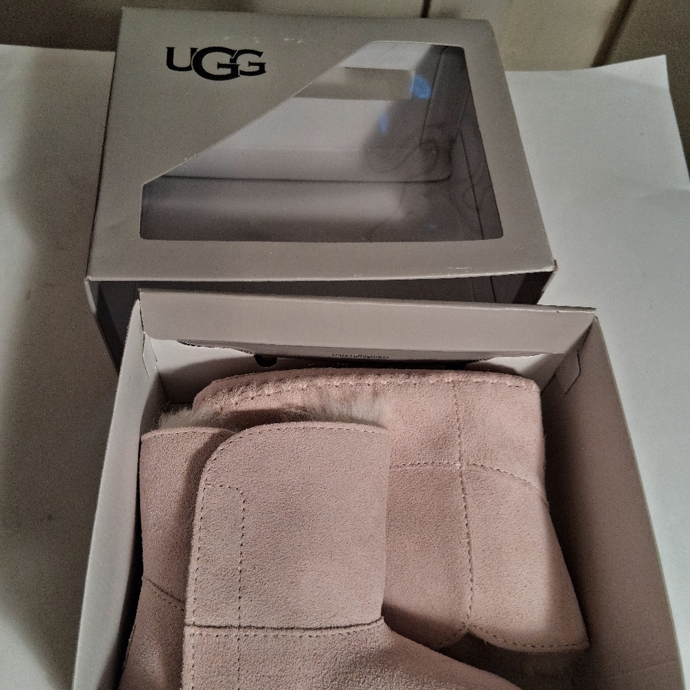 UGG Baby Pink Boots With Fleece Lining New Display - Picture 13 of 14